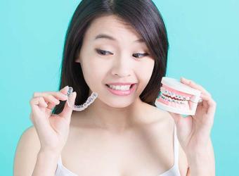 Invisalign vs Traditional Braces